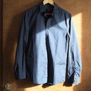 H&M Like New Navy Blue Button Down Shirt. Men's Small.